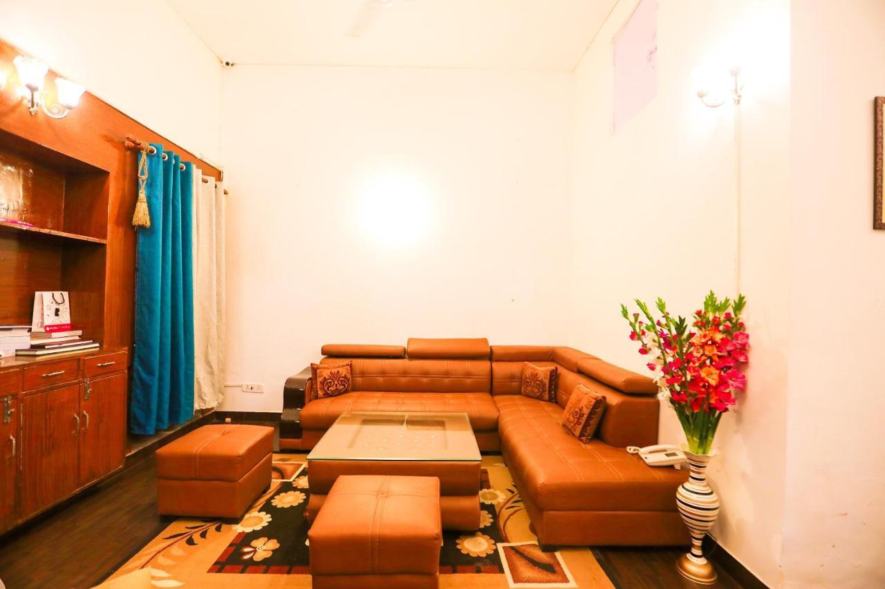 OYO 62702 Golden Home Stay New Delhi Eksteriør billede